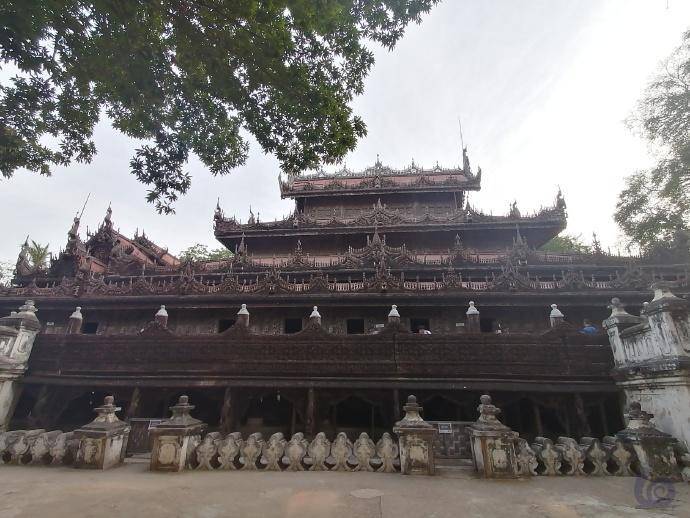 金色宫殿僧院