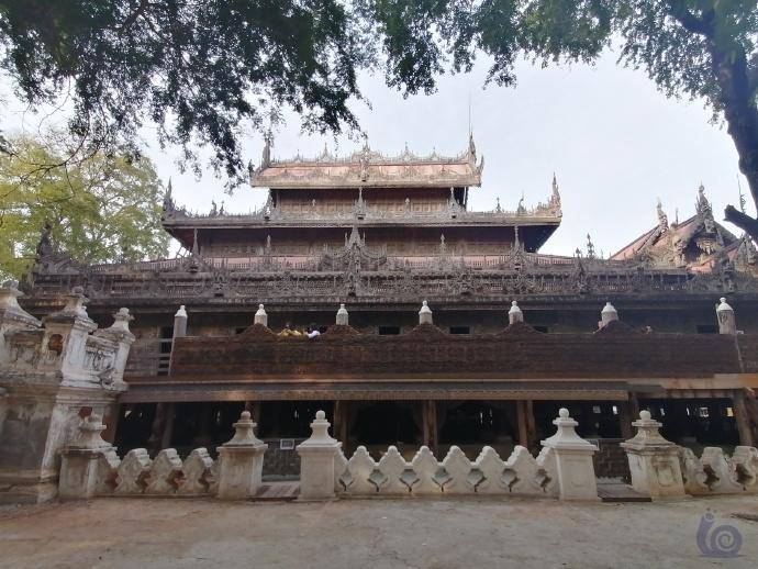 金色宫殿僧院