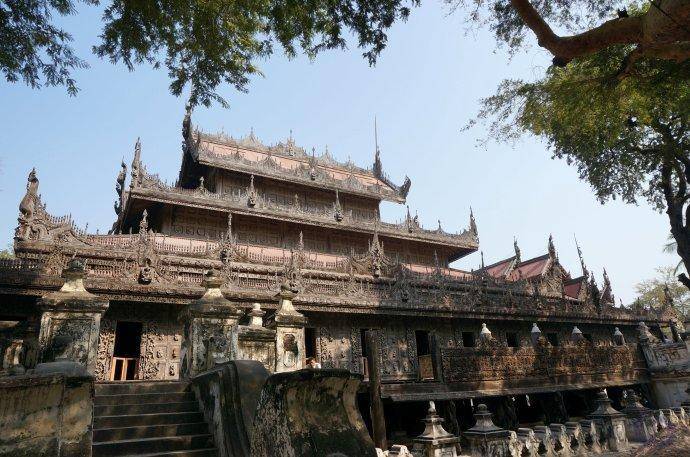 金色宫殿僧院