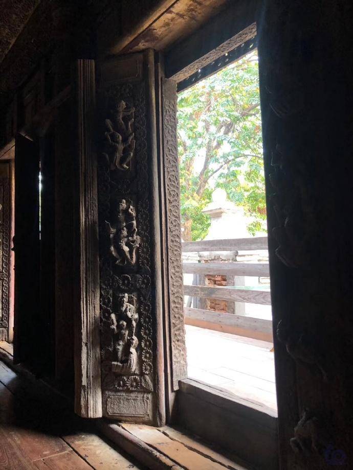 金色宫殿僧院