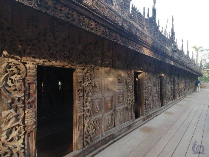 金色宫殿僧院